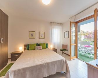 Green Apartment-City Centre - Cagliari - Soverom