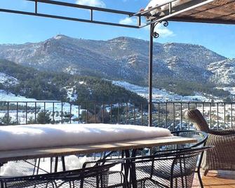 Priorat Ca La Iolanda 'Relax Escalada Y Naturaleza' - Vilella Baja - Balcón