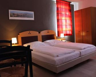 蘇洛溫酒店 - 巴特洪堡 - 臥室