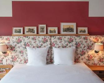 9Hotel Chelton - Brussels - Bedroom