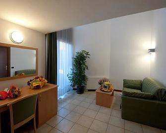 Hotel Roma - Cassano Magnago - Sala de estar