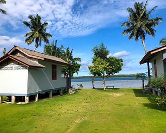 New Raya - Nias Beach Bungalows - Teluk Dalam