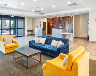 Comfort Inn and Suites - Bradford West Gwillimbury - Lobby