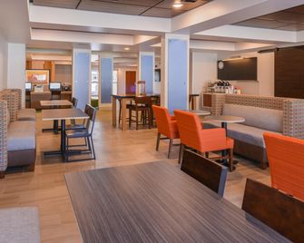Holiday Inn Express & Suites Urbana-Champaign (U Of I Area) By IHG - Urbana - Ristorante