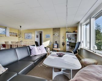 Lovely home in Faaborg with WiFi - Faaborg - Obývací pokoj