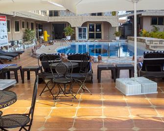 Lou Ralph Hotel - Accra - Pool