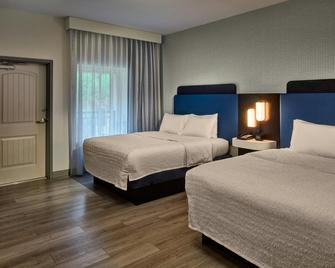 Hampton Inn Gatlinburg Historic Nature Trail - Gatlinburg - Bedroom