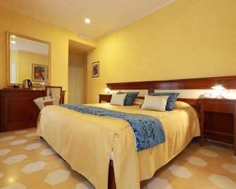 Locanda Il Maestrale - מונטרוסו אל מארה