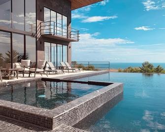 Prime Hermosa- Ocean View Villa with Infinity Pool - Playa Hermosa - Pool