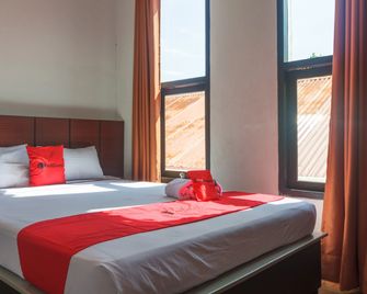 RedDoorz near Jalan Sudirman Padang - Padang