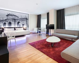 B&B Hotel Madrid Aeropuerto T4 - San Sebastián de los Reyes - Schlafzimmer
