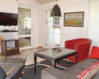 Cozy home in Ribe with WiFi - Mando By - Living room