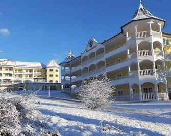 Wellnesshotel Parkschlössl zu Thyrnau Ihr adults only SPA Resort - Passau - Building