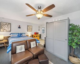 Blue Octopus #4 Personal Beach Cabin - Rockaway Beach - Phòng ngủ