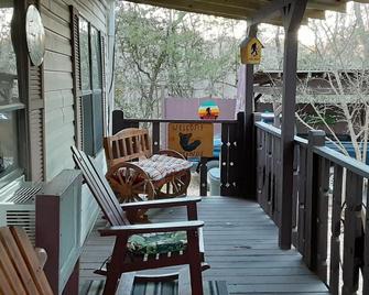 Billy Bear -3 Bed 2 Bath With Wifi And 3 Roku -Tv,s And Dvd Players - Dillard - Balcony