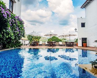Hotel Boutique Posada Las Trampas - Honda - Басейн