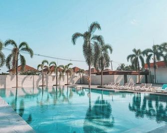 The One Hotel - Bueng Kan - Piscina