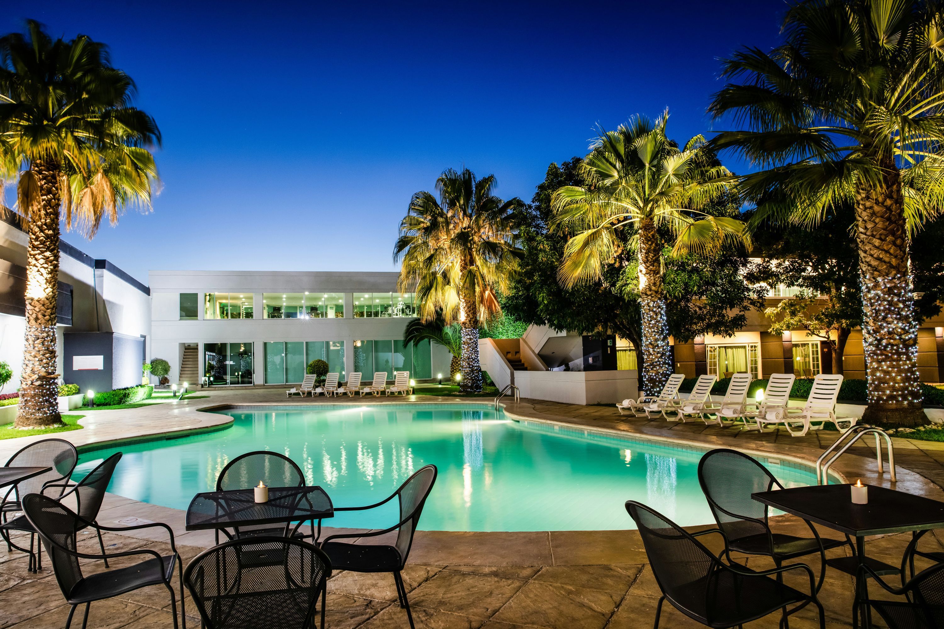 Fiesta Inn San Luis Potosi Glorieta Juarez - San Luis Potosí - Piscina