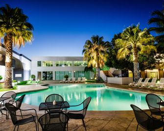 Fiesta Inn San Luis Potosi Glorieta Juarez - San Luis Potosí - Piscina
