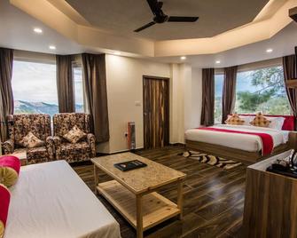 LivingStone Mountain retreat Chail Premium Plus Room - Solan - Habitación