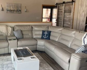 New - Ottertail Lake home - Ottertail - Living room