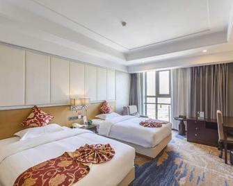 Golden Phoenix Hotel Luohe - Luohe - Bedroom