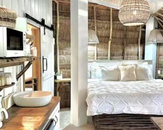 Shipwreck Cove - Caye Caulker - Bedroom