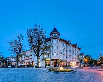 Hotel Aquamarin - Kuehlungsborn - Rakennus