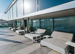 Blubay Apartments by ST Hotels - Il-Gżira - Patio