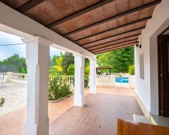 Can Toni Mari by Interhome - Sant Carles de Peralta - Patio