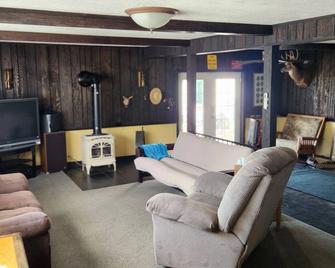 Lovely and Relaxing Ridgetop 3-bedroom 2.5 bath house,7 min from Raystown Lake - Huntingdon