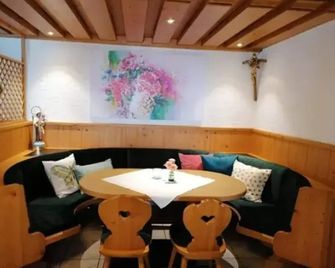 Hotel zur Ulme - Poing