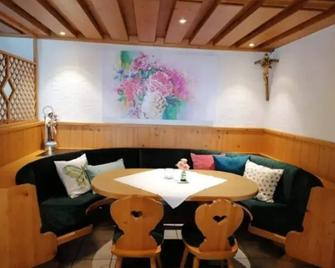 Hotel zur Ulme - Poing