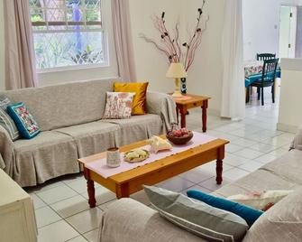 Dover Beach - Kismet Garden 1 Bedroom Cottage - Dover - Phòng khách