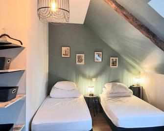 La Lórien de Brocéliande, a large house on the edge of the forest (15 people) - Paimpont - Chambre