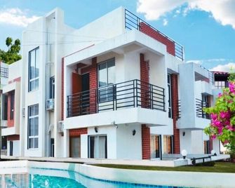 Shrubbery Palms Resort - Igatpuri - Building