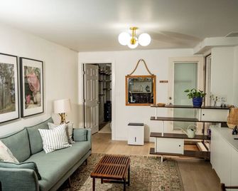 3 Bedroom / 1 Bathroom Fully Furnished Apartment In The Excelsior Neighborhood. - San Francisco - Sala de estar