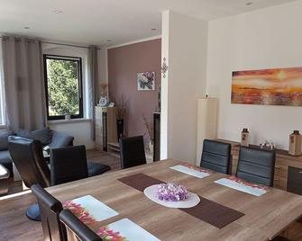 Familienfreundliche Ferienwohnung Erzgebirge - Schneeberg (Sachsen) - Essbereich