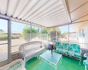 Kodiak Cottage - Sun City West - Balcón