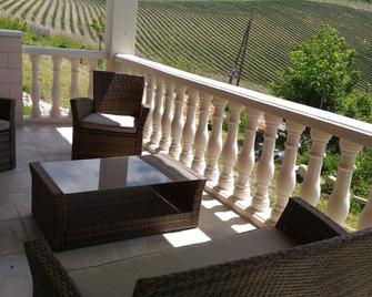 Holiday Rental Gite Pousada Tropical - La Motte-Chalançon - Balcón