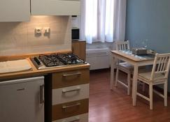 Apartamento cuenta con aire acondicionado, 1 dormitorio - Sant Josep de sa Talaia - Küche