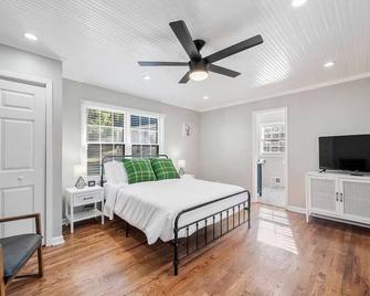 Private 1br Cottage In Downtown Historic Norcross - Norcross - Schlafzimmer