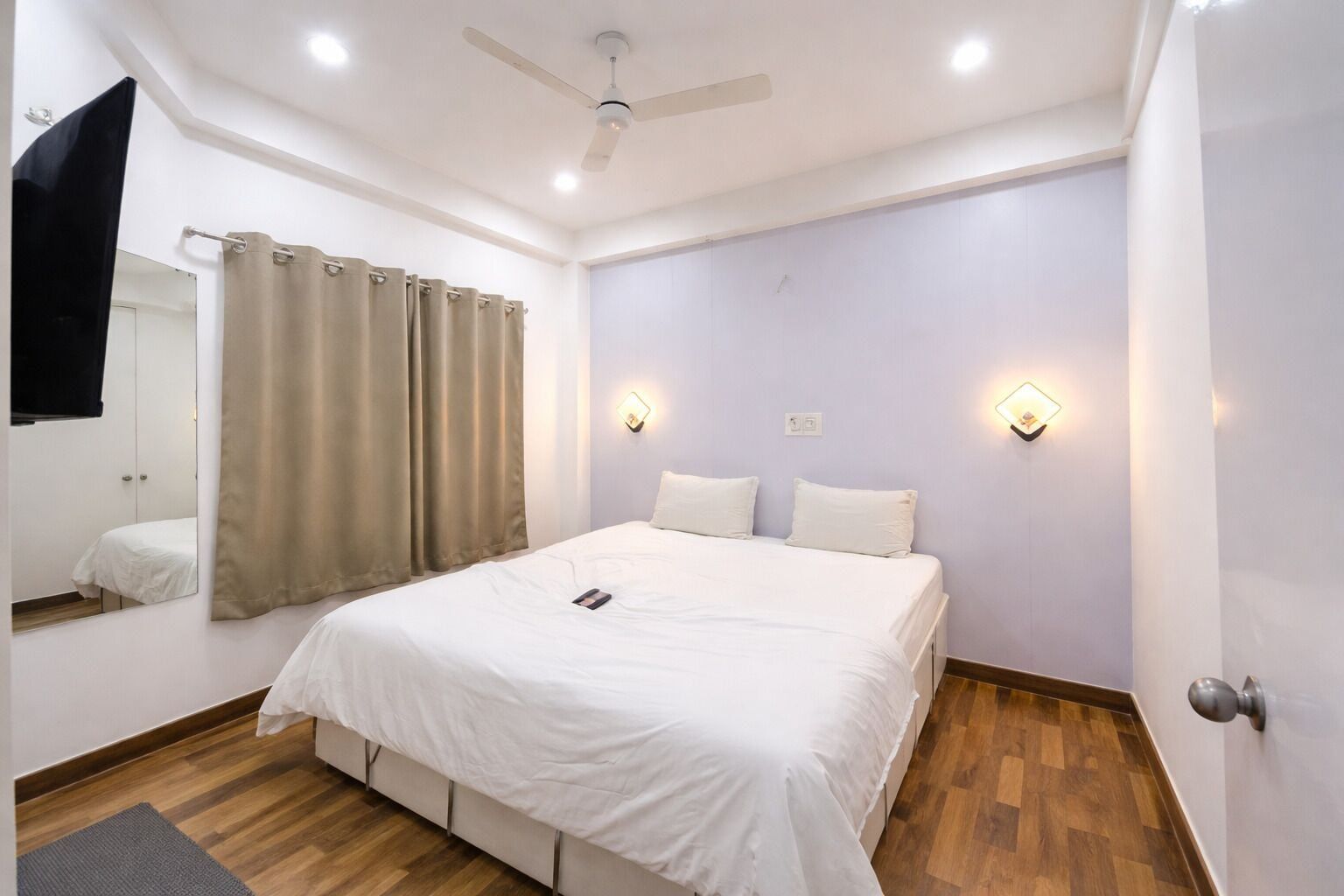 Hotel The White House Varanasi - ורנאסי - חדר שינה