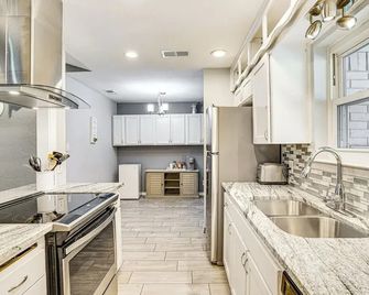 Home w/ Game Room & Pool: Wichita Falls Retreat - Wichita Falls - Kitchen