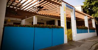 Positano Hostel Your Ideal Place - Santa Marta - Edificio
