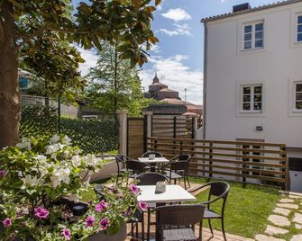 2 bedroom apartment -150 m. cathedral - garden, terrace, wifi, elevator - P3 - Santiago de Compostela - Patio