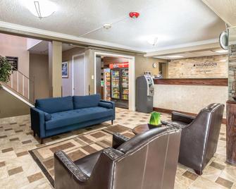 Magnuson Hotel Detroit Airport - Romulus - Front desk