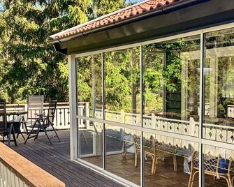 7 Person Holiday Home in Grisslehamn-By - Grisslehamn - Patio