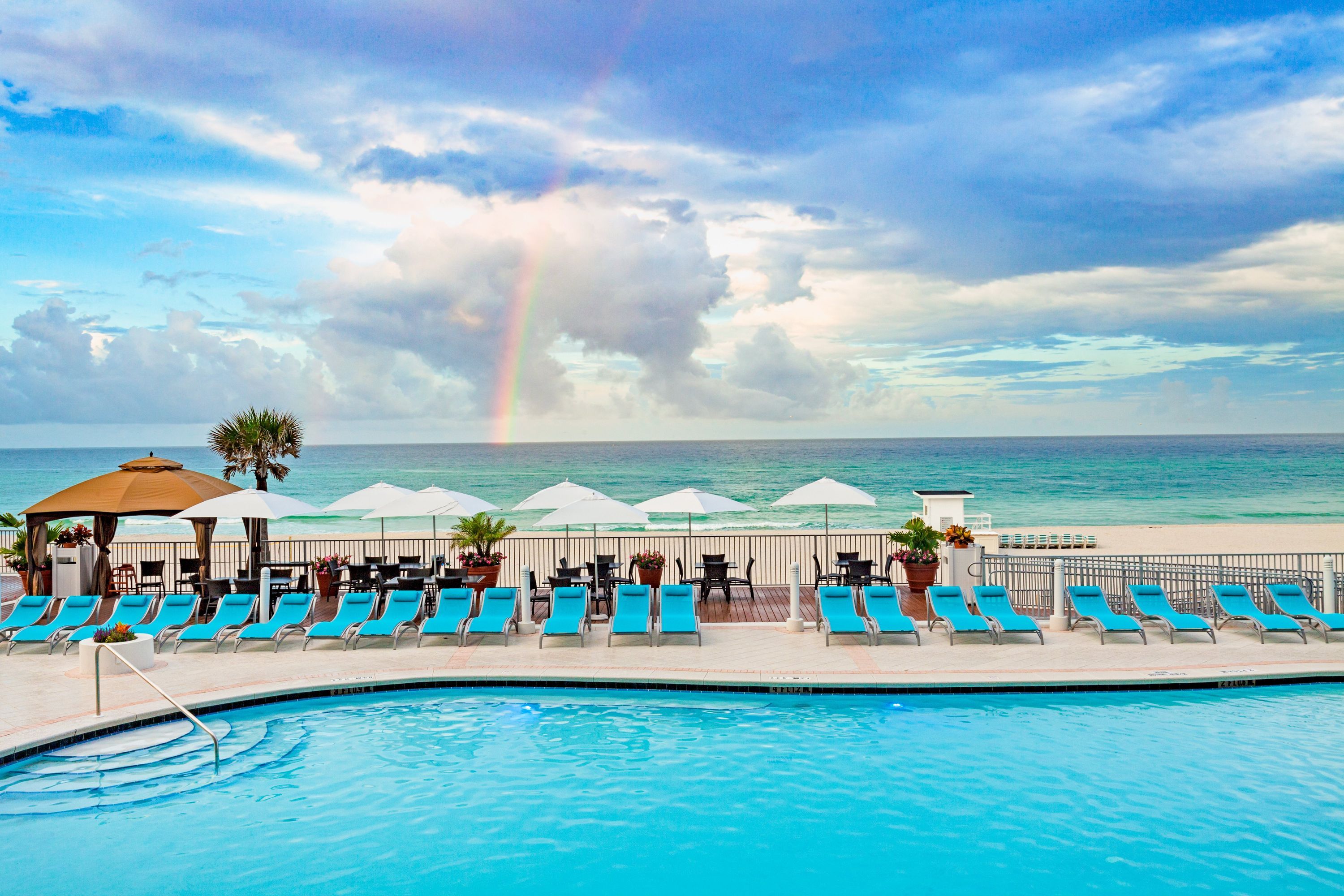 Holiday Inn Express & Suites Panama City Beach - Beachfront By IHG - פנמה סיטי ביץ' - בריכה