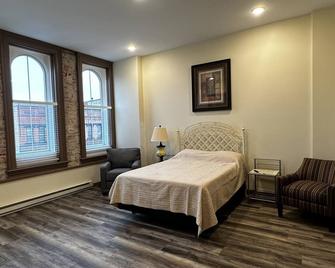 Cozy 1 bedroom apartment located in beautiful downtown New Ulm - New Ulm